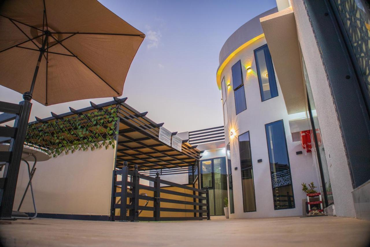 Highness Villa Низва Екстериор снимка