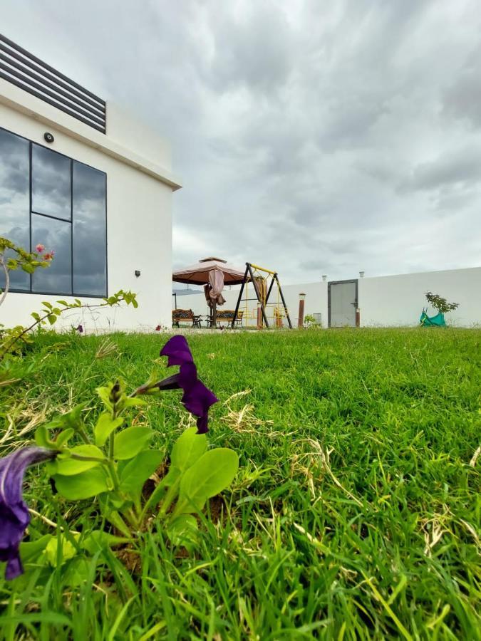 Highness Villa Низва Екстериор снимка